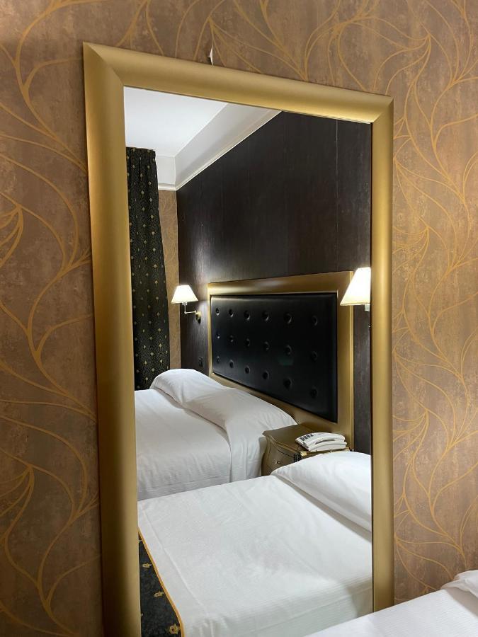 Hotel - Motel Flower Гропелло-Кайроли Экстерьер фото